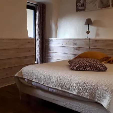 Hébergement de vacances De Village La Garde-Adhémar